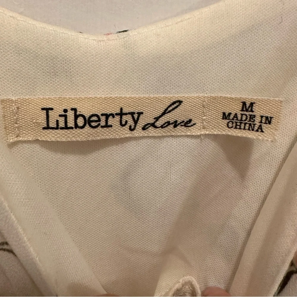 Liberty Love chic neck